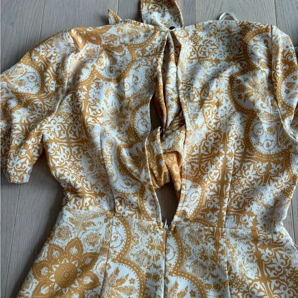 Patterned Yellow Romper ✨ - Picture 5 of 6